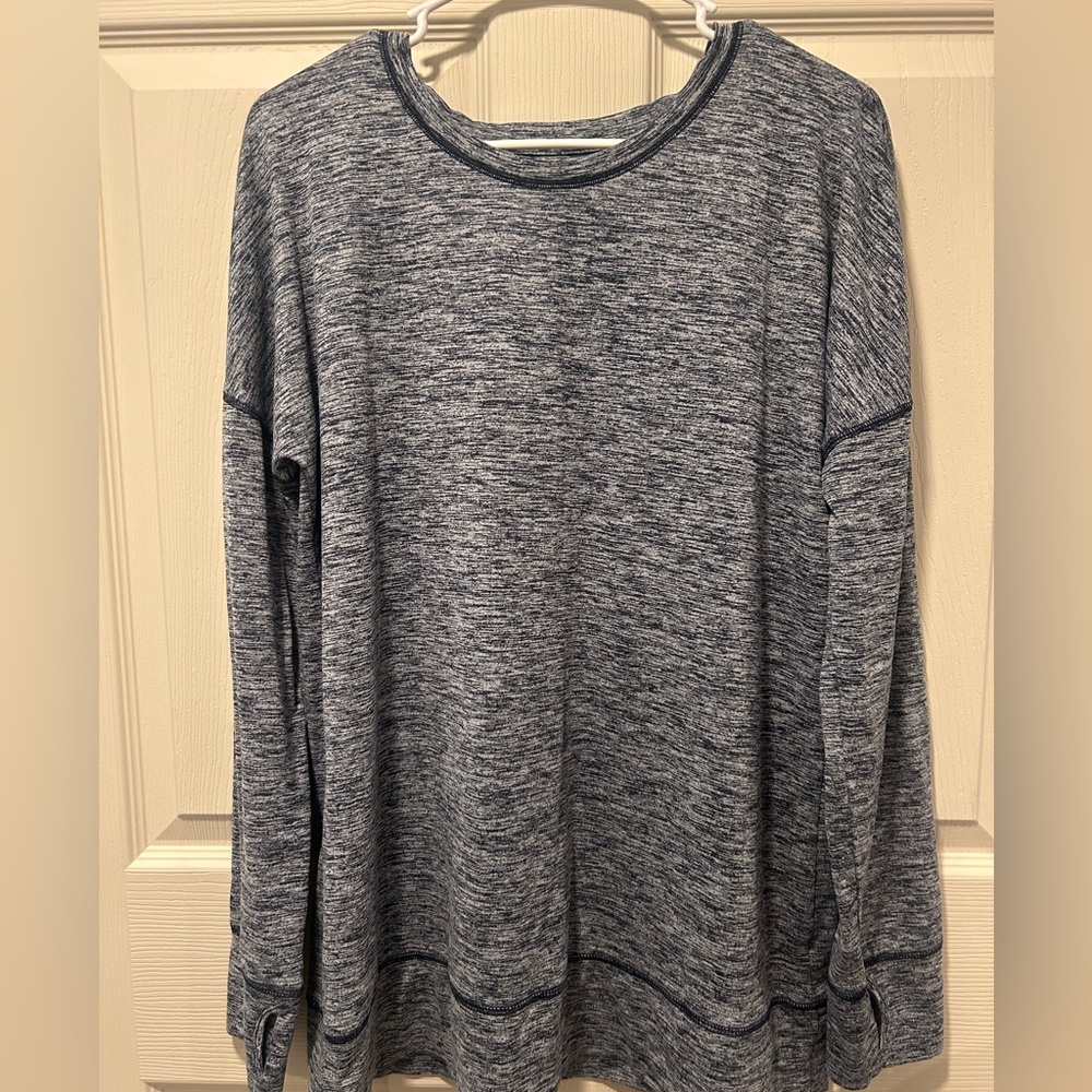 Xersion Heathered Navy Blue and Silver Activewear Top